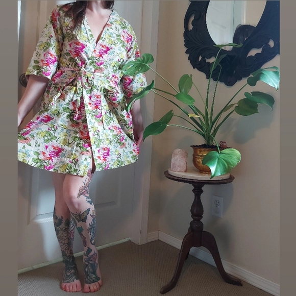 Floral Wrap Dress/Robe - Picture 1 of 7